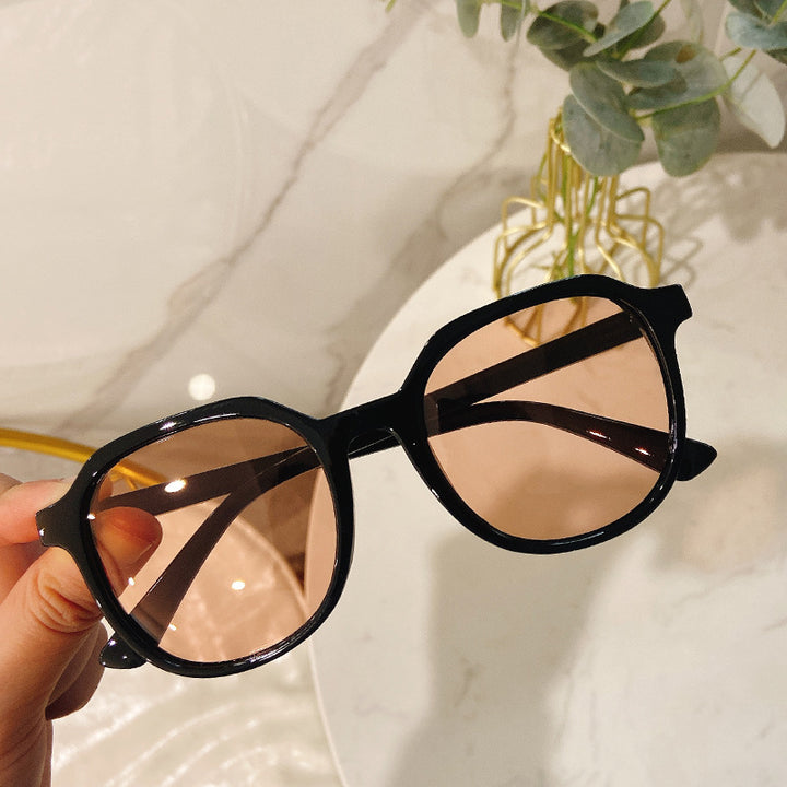 Fashionable Vintage Sunglasses with Wide Frame Stornfield