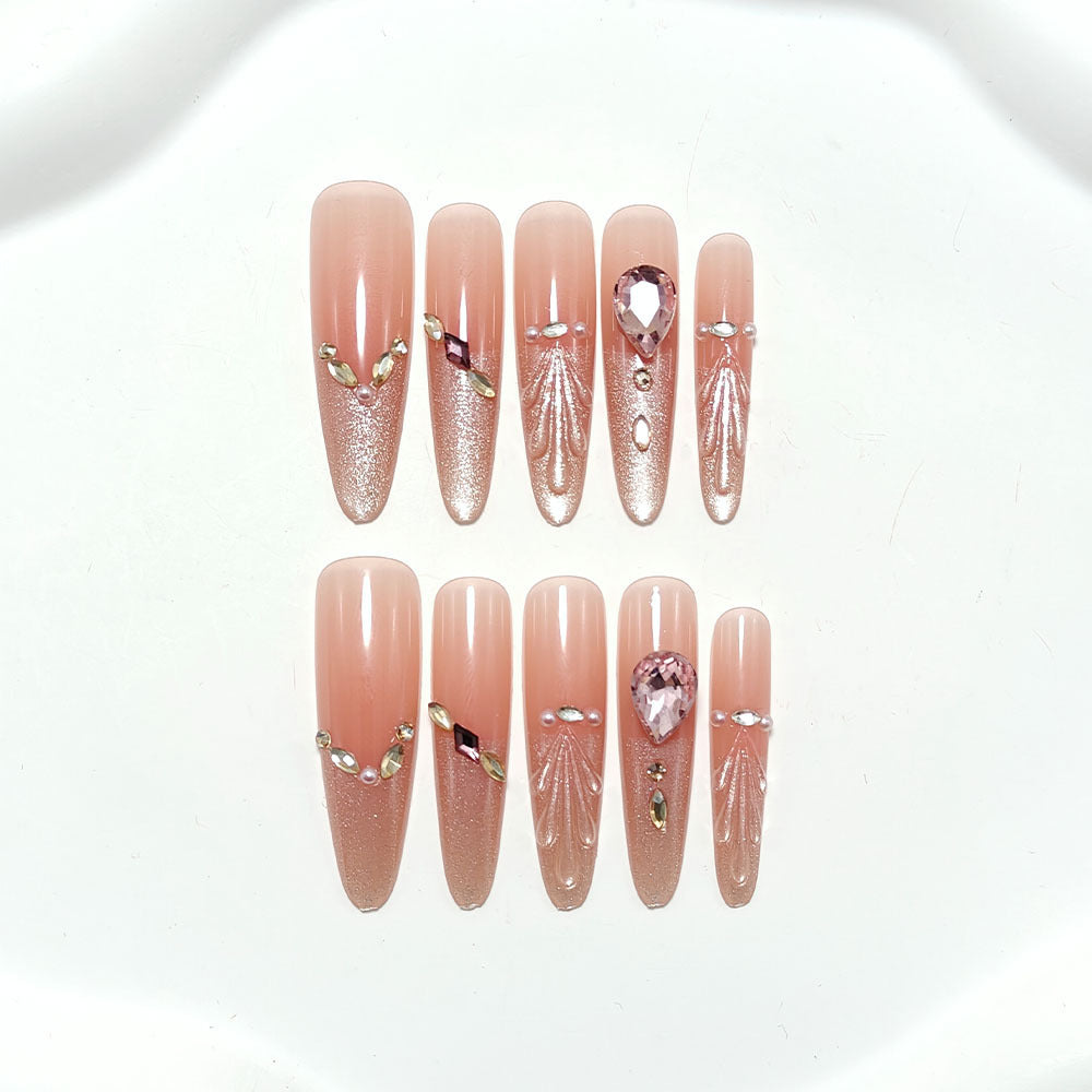 Elegantly designed artificial nails Stornfield