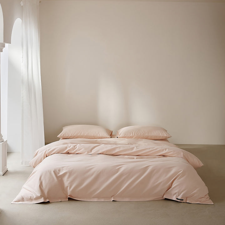 Cotton bedding set with satin finish and zipper