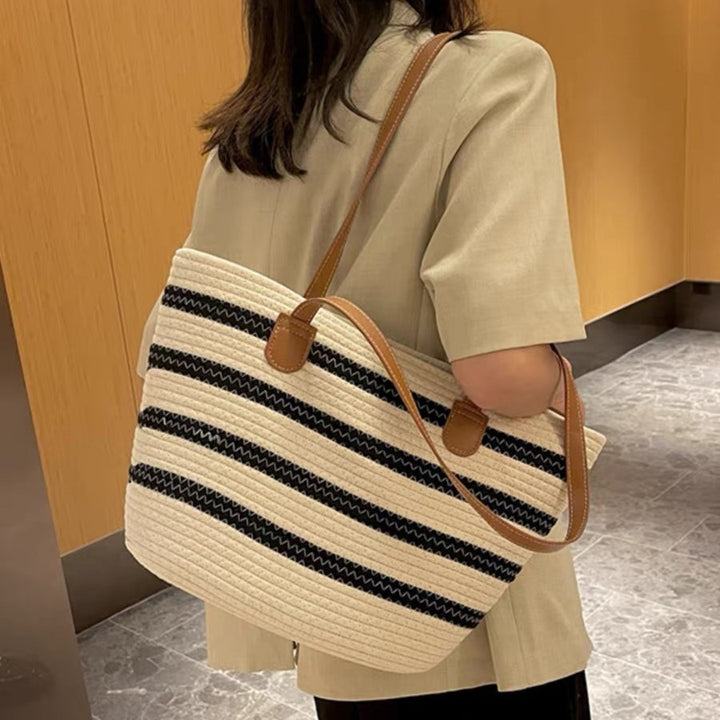 Stylish straw bag with contrasting stripes Stornfield