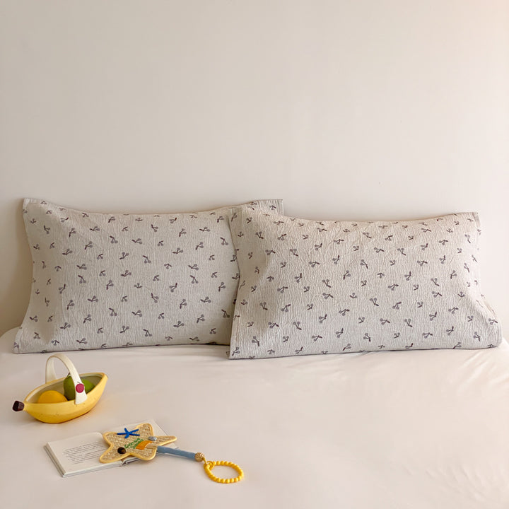 Quilted Cotton Pillowcase Pair with Embroidered Lamb Motif and Soft Crinkle Texture