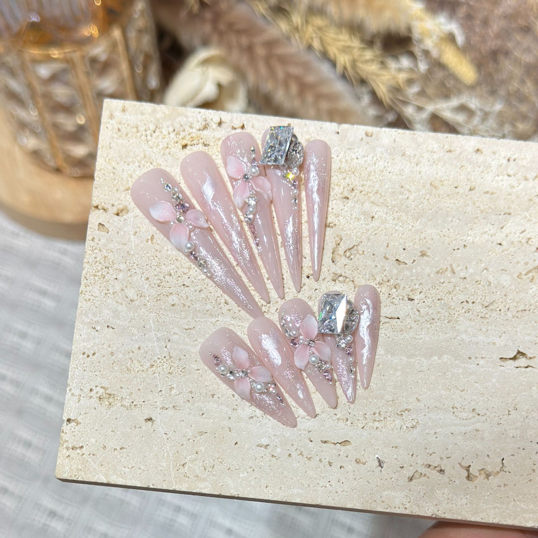 Artistic Decorative Stiletto Press-On Nail Set with Floral Accents Stornfield