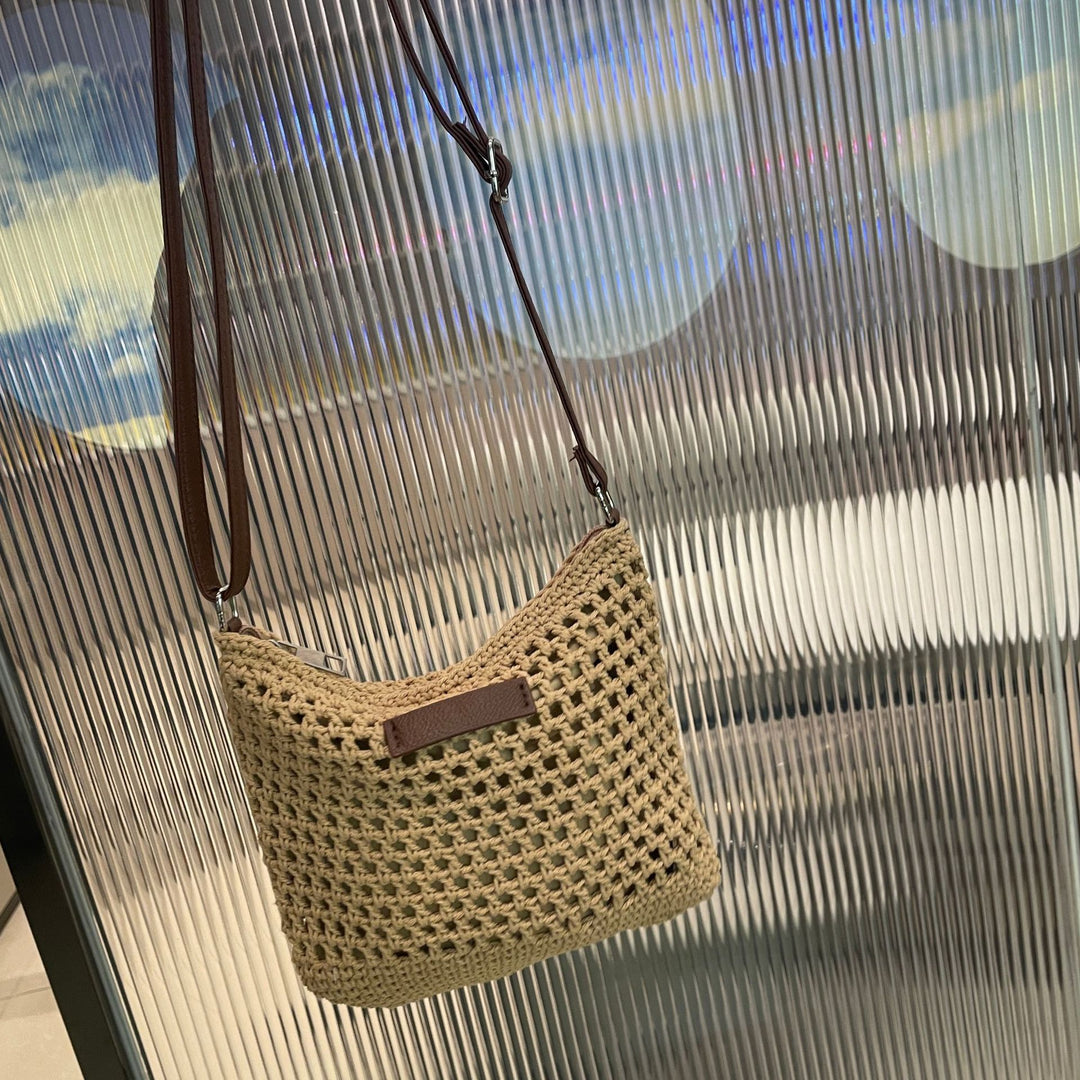 Hand-knotted shoulder bag with leather accent Stornfield