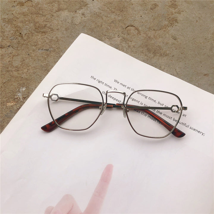 Vintage-Inspired Geometric Frame Sunglasses Stornfield