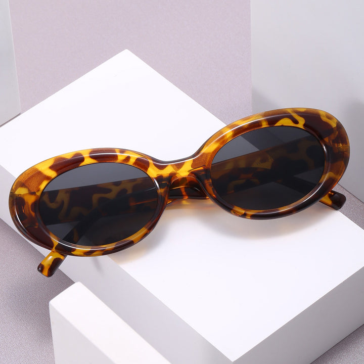 Women Oversized Sunglasses in Modern Design Stornfield