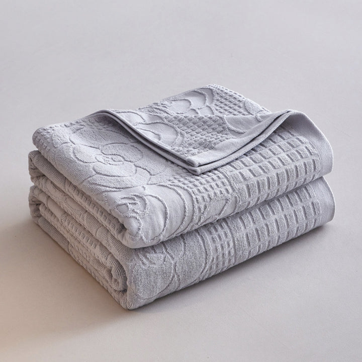 Textured Jacquard Cotton Bath Towel Set with Floral Relief Pattern