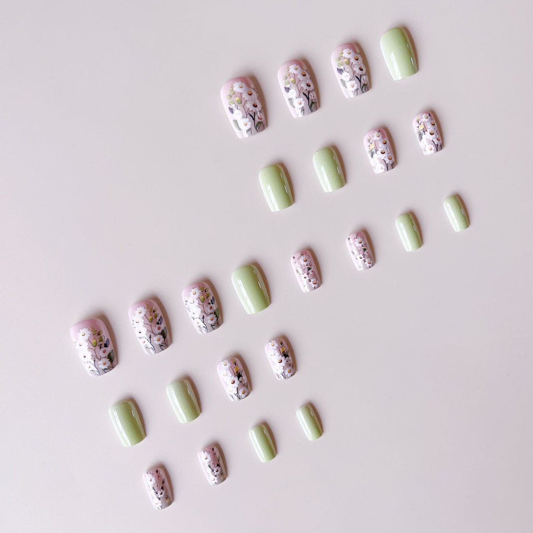 Artificial nail set with floral 3D applications Stornfield