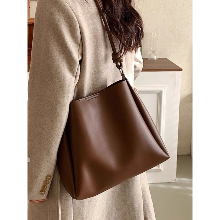 Sleek Minimalist Shoulder Bag Stornfield