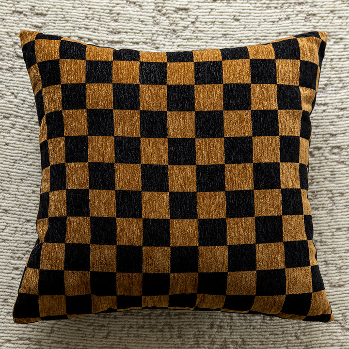 Luxurious cushion with panther design
