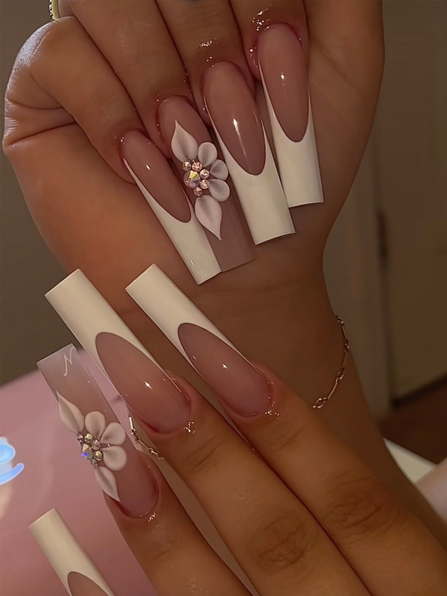 Elegant Floral Design Press-On Nail Set Stornfield