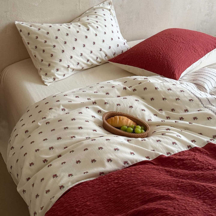Reversible Cotton-Linen Patchwork Duvet Cover Set with Mini Floral Print and Textured Quilting