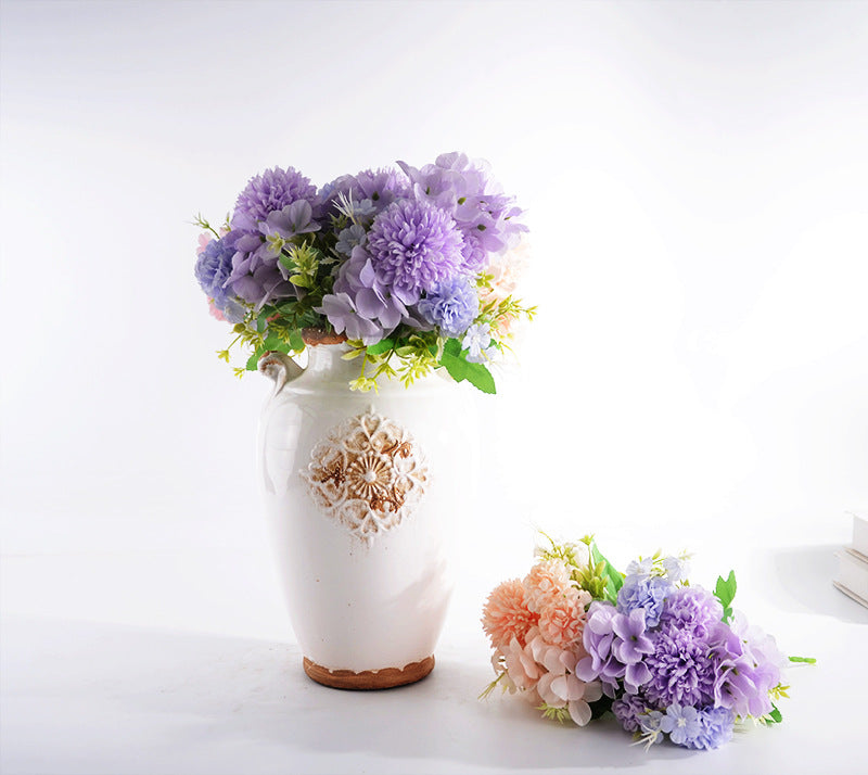 Elegant ceramic vase with decorative pattern Stornfield