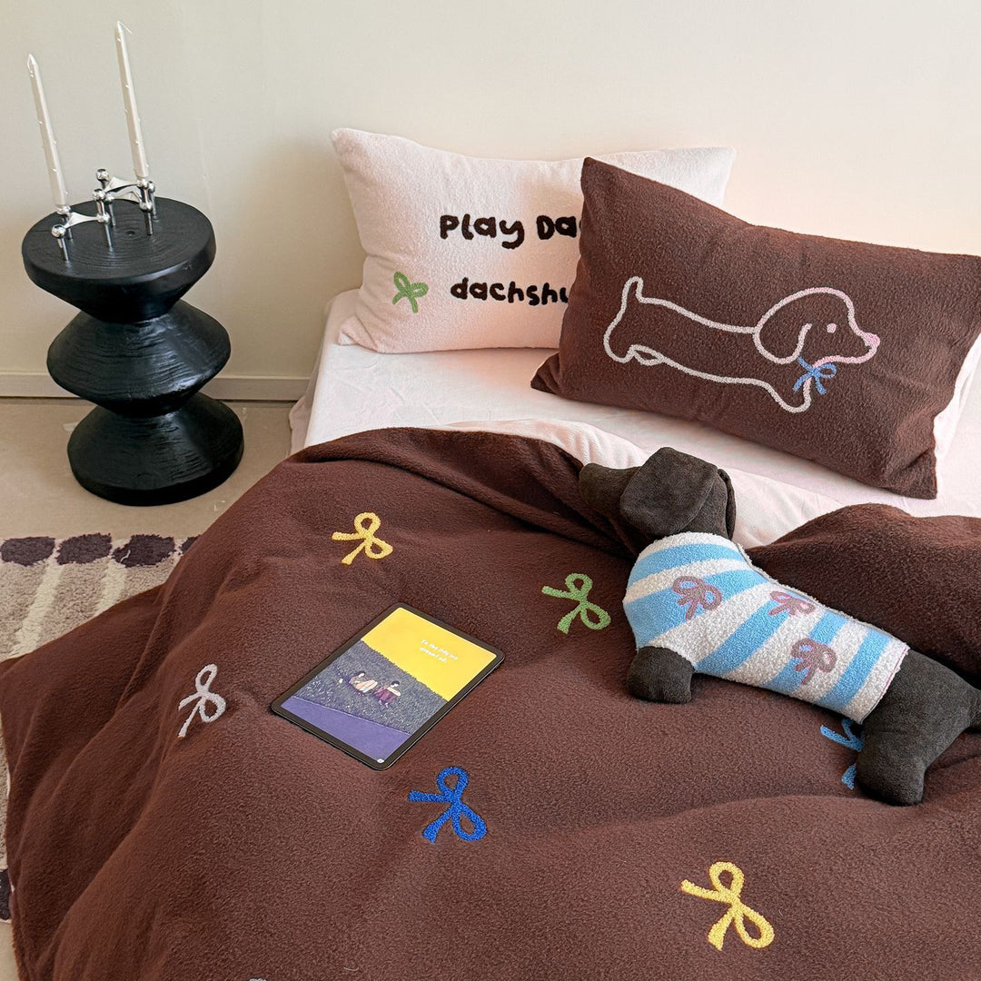 Plush Sherpa Duvet Cover and Pillowcase Set with Embroidered Sheep and Star Appliqué