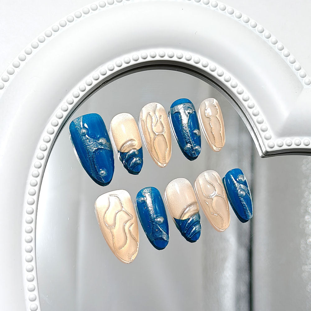 Artificial nails with luxurious wave design Stornfield