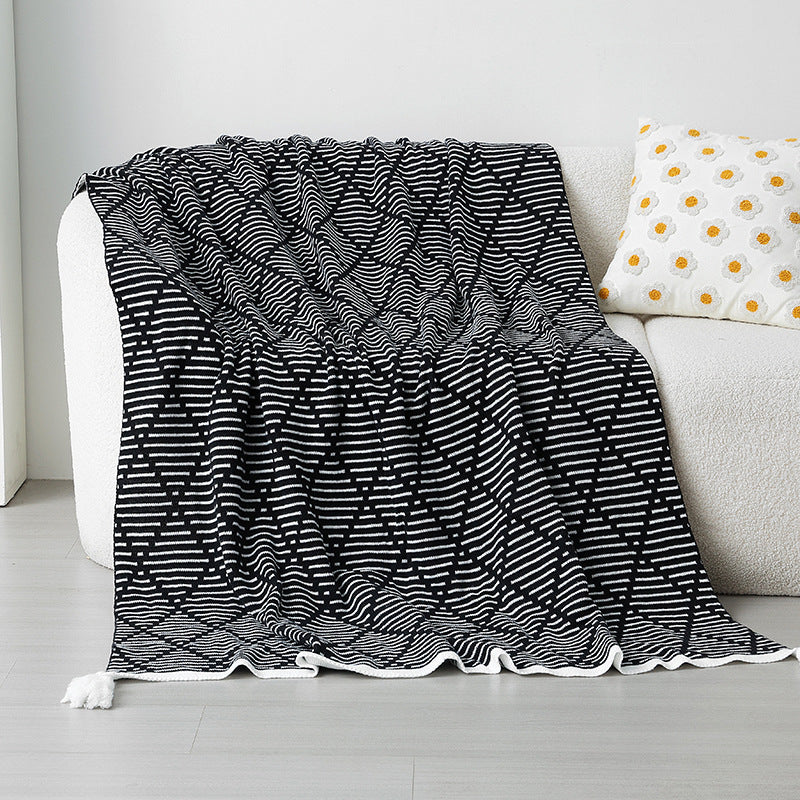 Women's knitted blanket with geometric pattern Stornfield