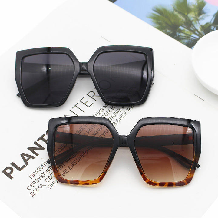 Ladies elegant oversized sunglasses with luxurious frame Stornfield
