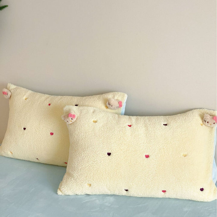 Reversible teddy fleece duvet cover set with embroidered mini hearts and 3D animal head pillow