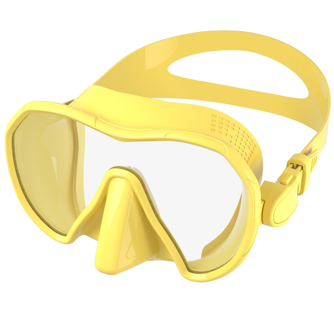 Diving mask with wide field of vision and innovative anti-fog technology Stornfield