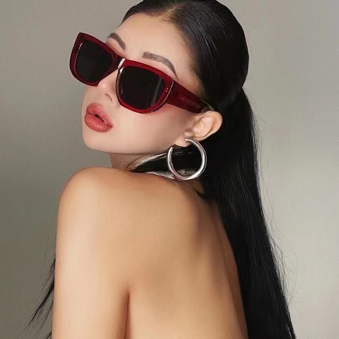 Women's trendy sunglasses in innovative Cat-Eye design Stornfield