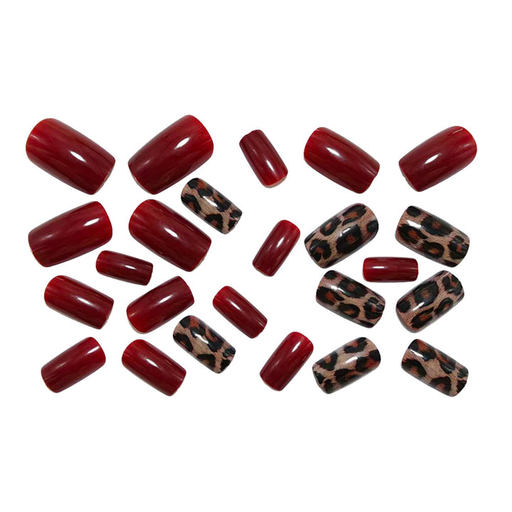 Artificial nails with modern leopard pattern Stornfield