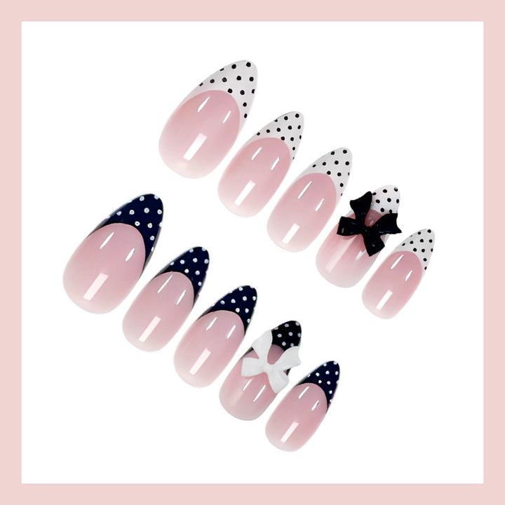Artificial nail set with playful grinding design Stornfield