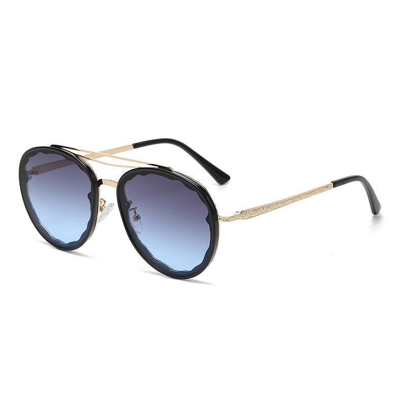 Women's modern styled sunglasses in elegant oversize style Stornfield