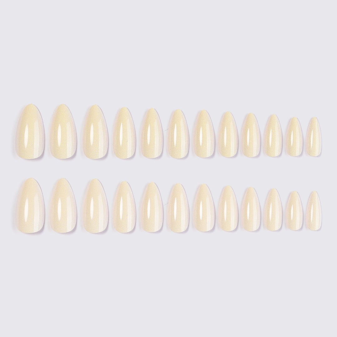 Artificial motive nails with elegant shape Stornfield