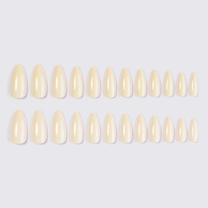 Artificial motive nails with elegant shape Stornfield