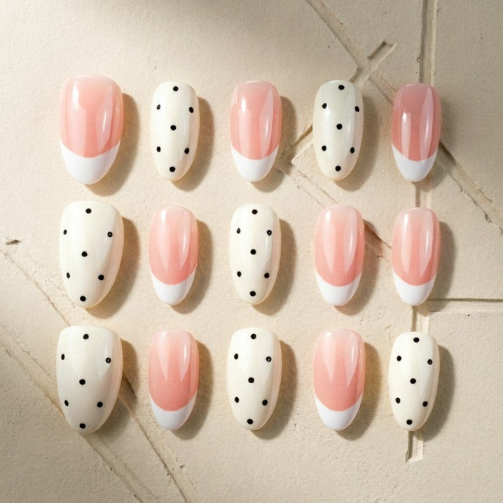 Artificial nails with Polka Dots Stornfield