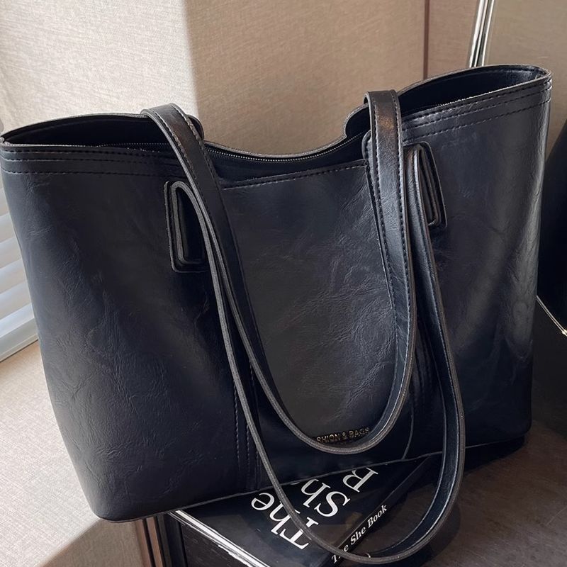 Modern Luxury Handheld Tote Stornfield
