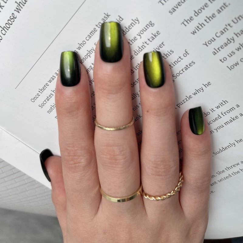 Artistic Press-On Nail Set with Gradient Effect Stornfield