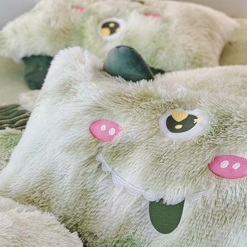 Cozy plush bedding set with 3D ears, heart-shaped eye appliqué, and extra soft microfiber fluff