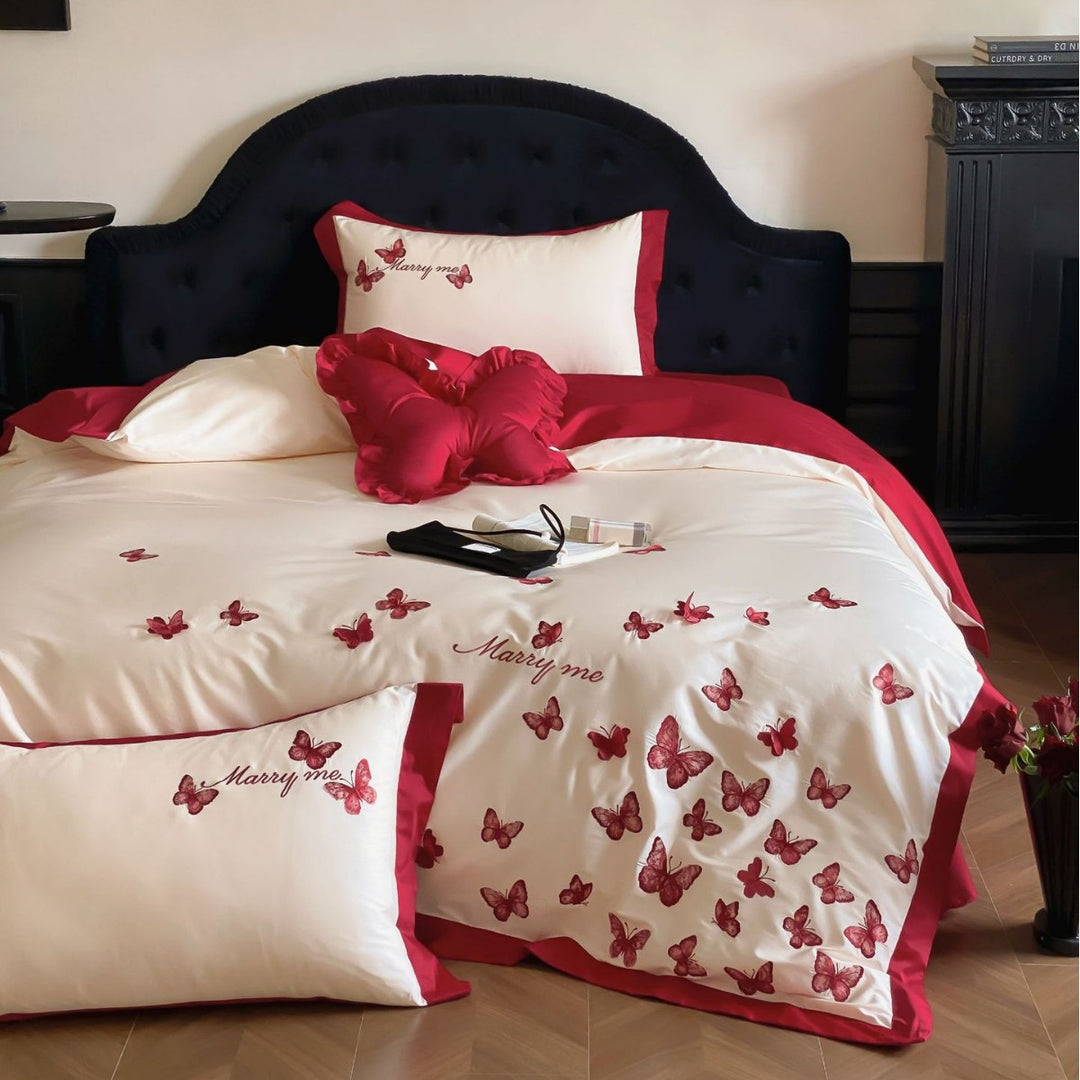 Bedding set made of fine cotton satin with 3D butterfly appliqué