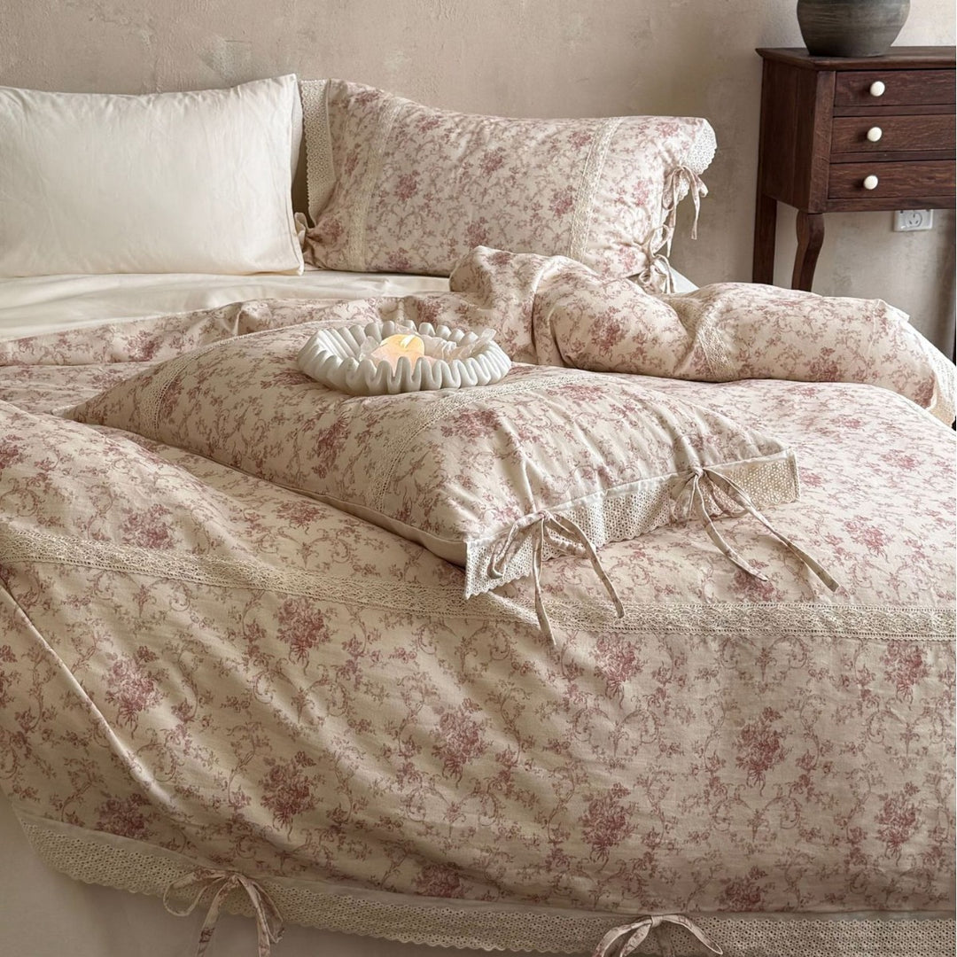 Romantic Vintage Bedding Set in Shabby Chic with Lace Trim and Ties