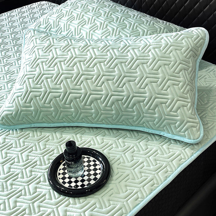 Mattress protector-topper with cooling microfibre quilting and non-slip bottom