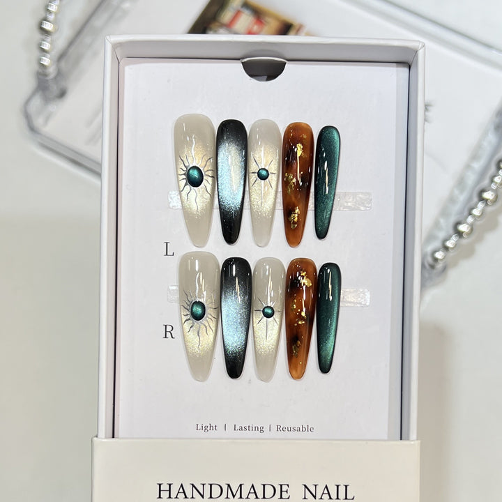Extravagant Press-On Nail Art Set with Cosmic Theme Stornfield