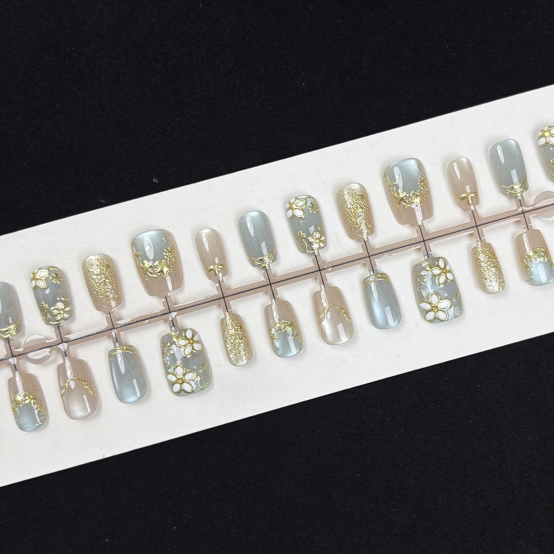 Floral-Themed Press-On Nail Kit Stornfield