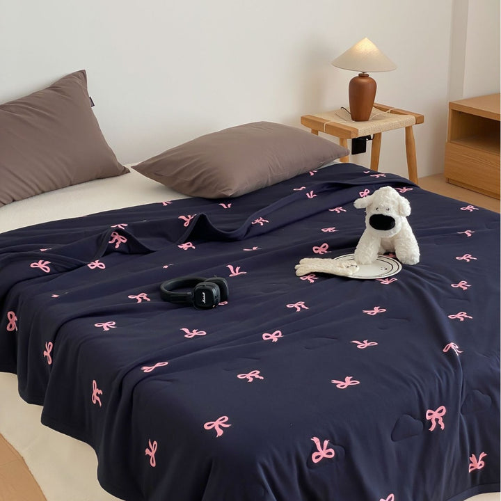 Quilted Comfort Comforter with Cute Cloud Dog Design
