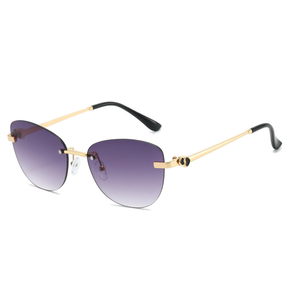 Elegant Cat-Eye Sunglasses Stornfield