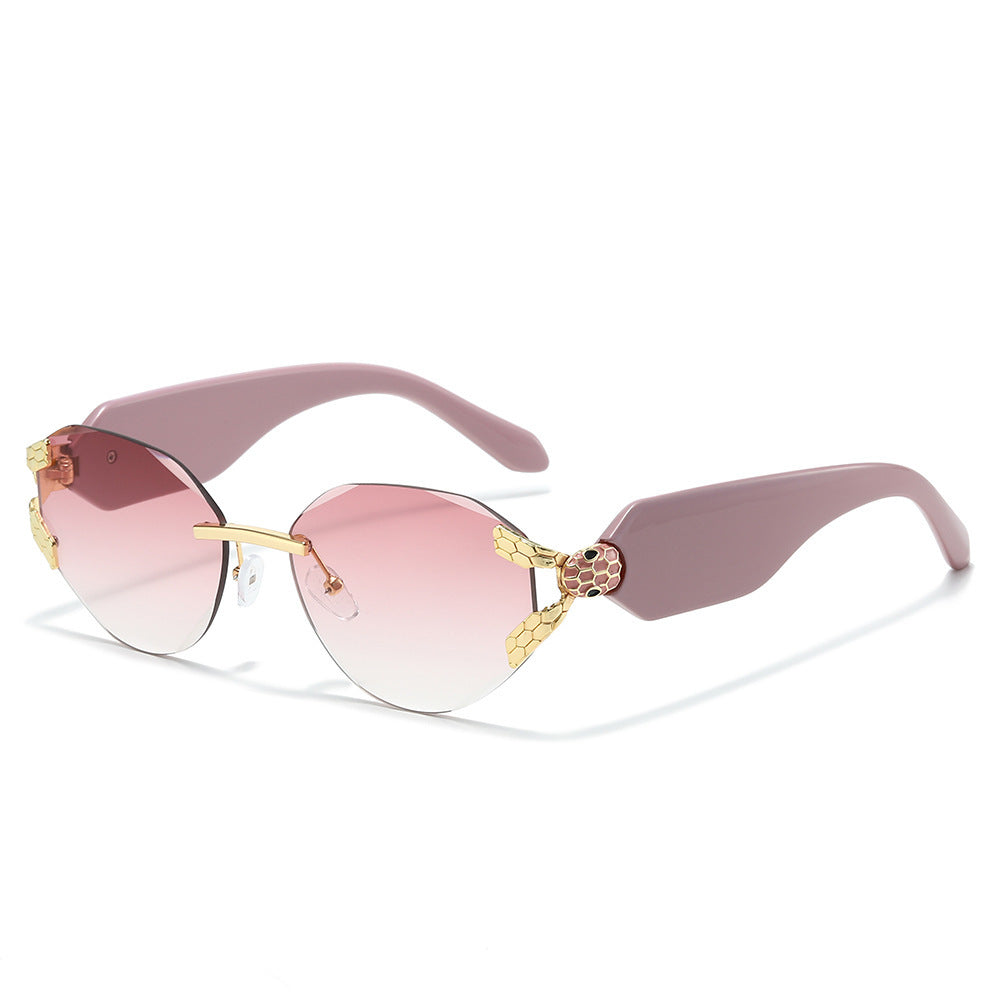 Elegant Cat-Eye Sunglasses with Unique Design Stornfield