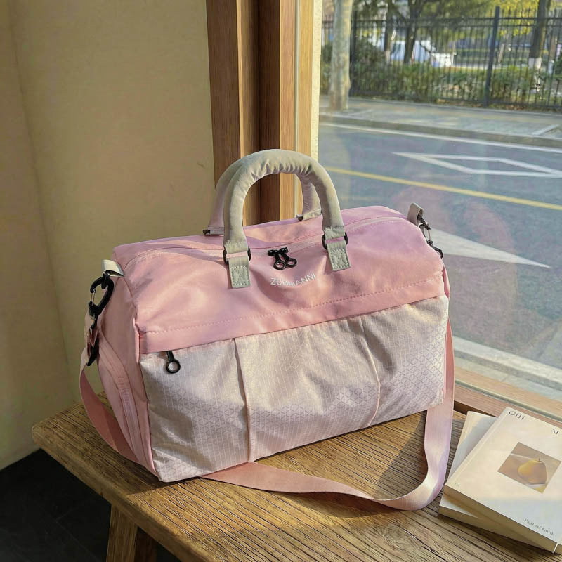Sporty travel bag with padded carrying system and multiple compartments Stornfield