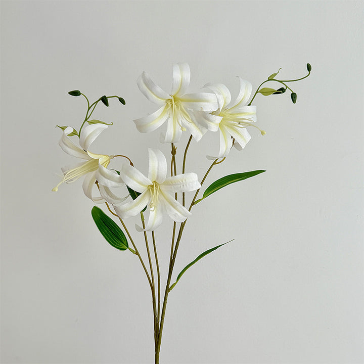 Artificial lily bouquet with detail-loving flowers