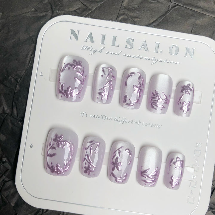 Floral-Themed Press-On Nail Set