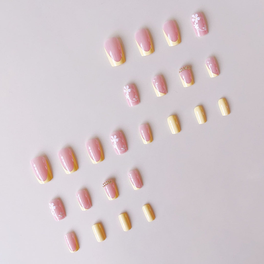 Artificial Nail Set with Floral Pattern and Glitter Stornfield