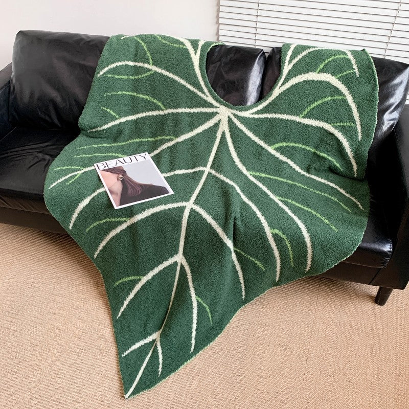 Leaf Pattern Decorative Throw Blanket