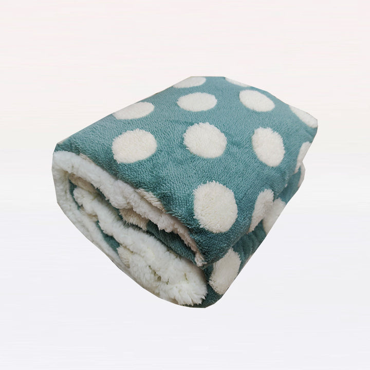 Ladies cuddle blanket with unique houndstooth pattern Stornfield