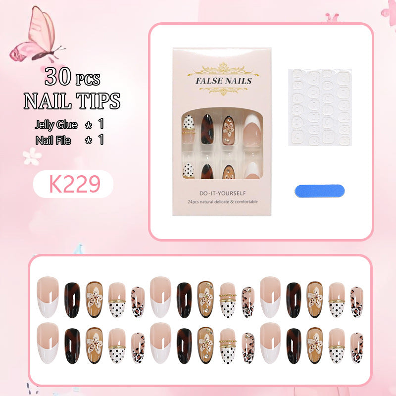 Exquisite nail art with elegant embellishments Stornfield