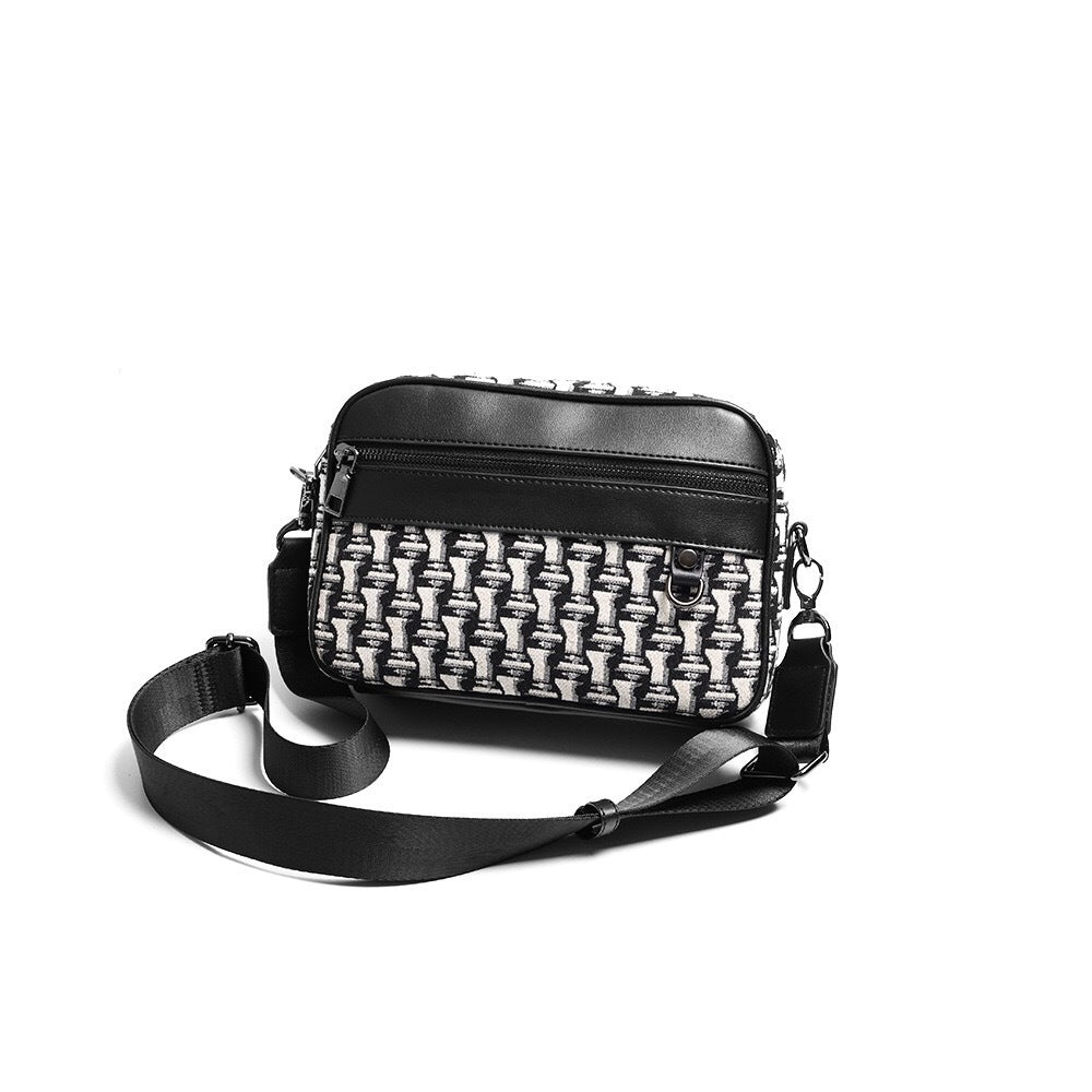 Elegant shoulder bag with structured design Stornfield