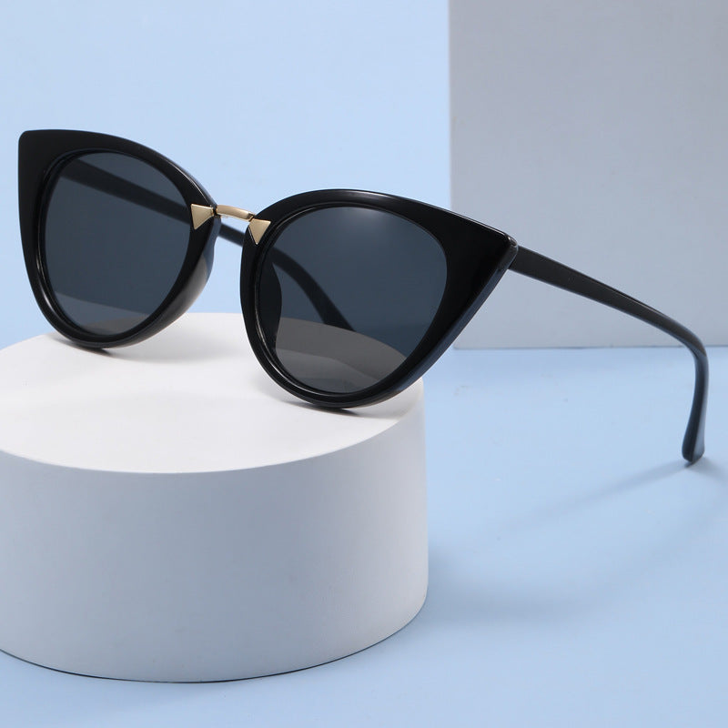 Ladies Cat-Eye Sunglasses with Elegant Golden Detail Stornfield