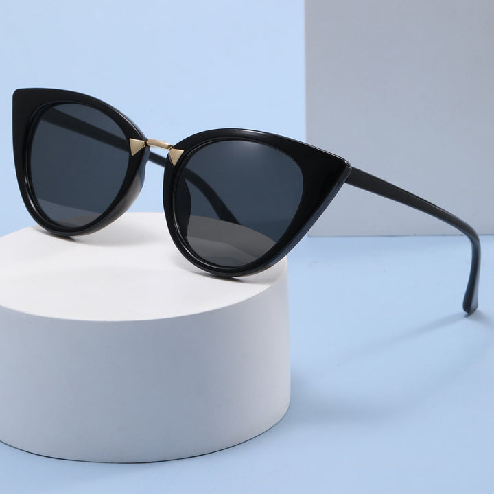 Ladies Cat-Eye Sunglasses with Elegant Golden Detail Stornfield